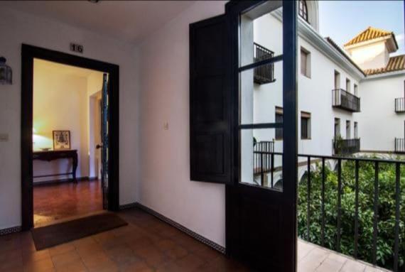 Apartamento En Un Dormitorio En Plaza Alfaro セビリア エクステリア 写真